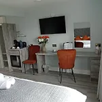 Tiernan's Luxury דירה *