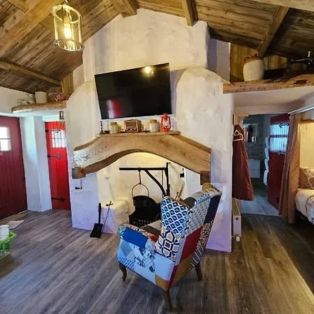 Tiernan's Luxury * Charlestown