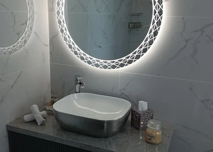 Tiernan's Luxury * Charlestown